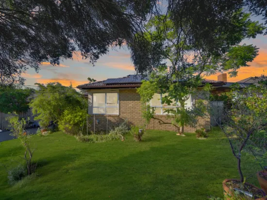 8 Lawrence Crescent, Noble Park North, Vic 3174