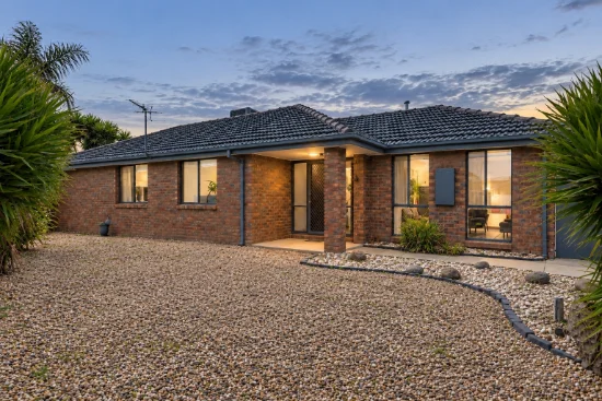 8 Linda Court, Werribee, Vic 3030