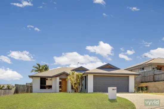 8 Linhow Cres, Clinton, Qld 4680