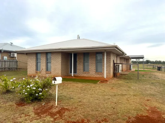 8 Lord Street, Memerambi, Qld 4610