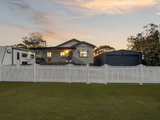 8 Macaulay Street, Fernvale, Qld 4306