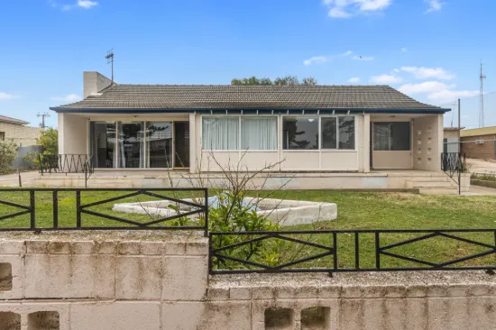 8 Main Street, Port Victoria, SA 5573