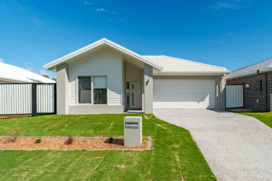 8 Malibu Way, Toogoom, Qld 4655