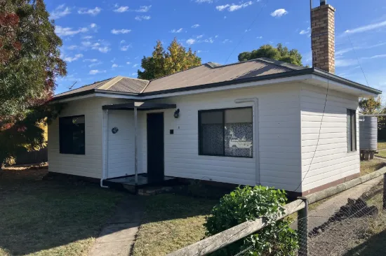 8 Margaret Street, Edenhope, Vic 3318