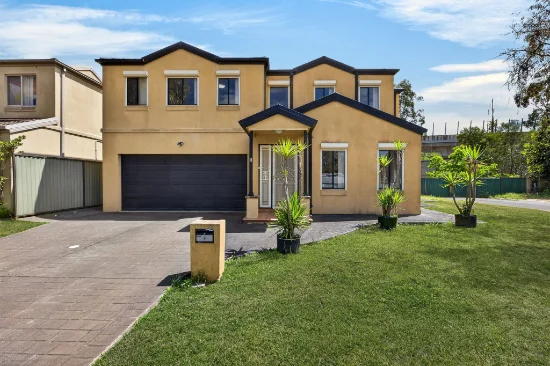 8 Marjorie Close, Casula NSW 2170-Image