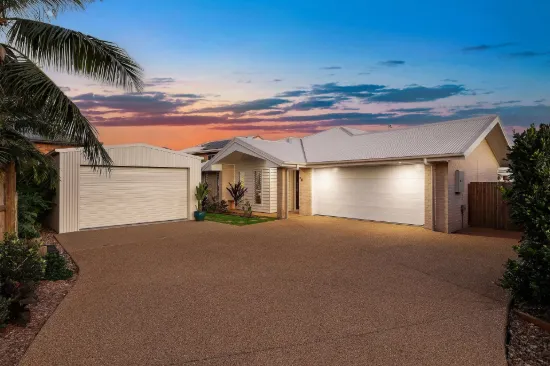 8 Mavis Close, Pacific Heights, Qld 4703