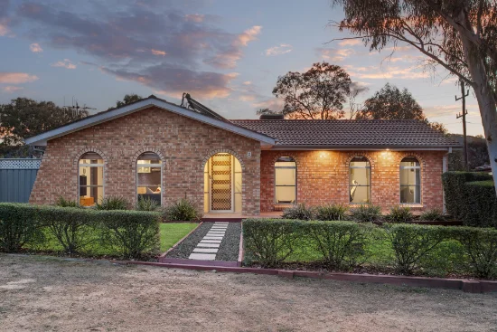 8 McInnes Place, Queanbeyan, NSW 2620