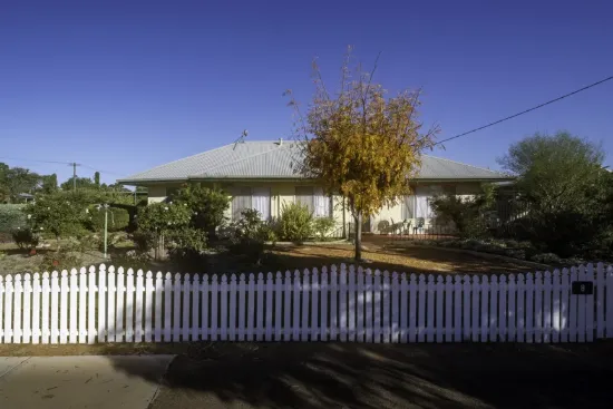 8 Memorial Avenue, Mukinbudin, WA 6479