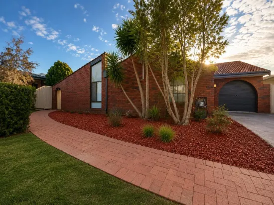 8 Michelle Street, Wilson, WA 6107