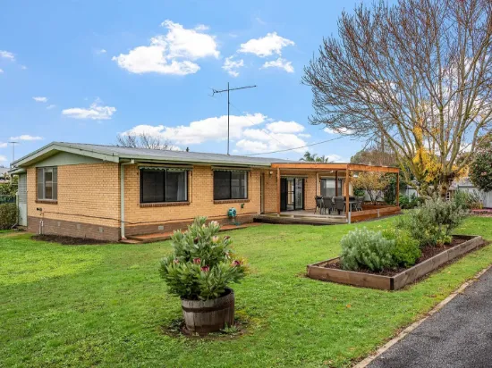 8 Miller Crescent, Hamilton, Vic 3300