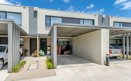 8 Modena Place, Cranbourne West, Vic 3977 - For Rent