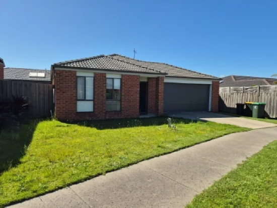 8 Mountain Grey Cct, Morwell, Vic 3840 - For Rent