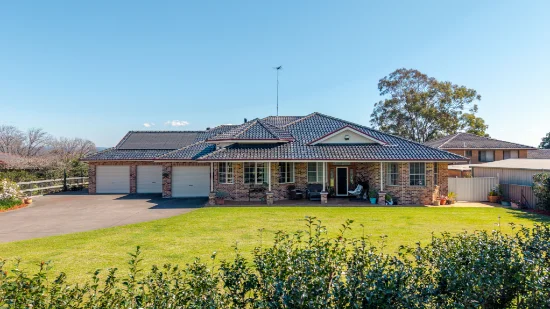 8 Nardi Terrace, Orchard Hills, NSW 2748