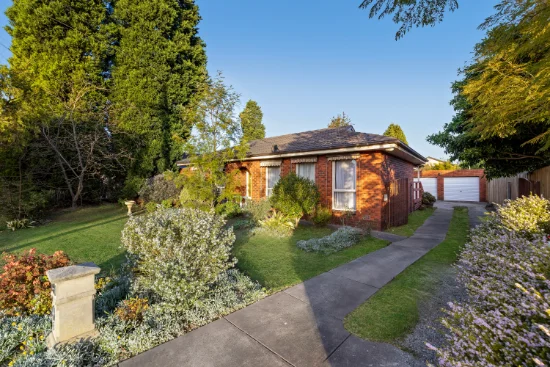 8 Narong Crescent, Knoxfield, Vic 3180