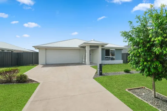 8 Oakmont Close, Heddon Greta, NSW 2321