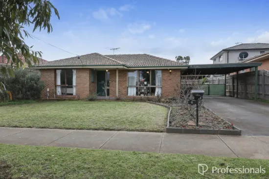 8 Oldershaw Road, Melton, Vic 3337
