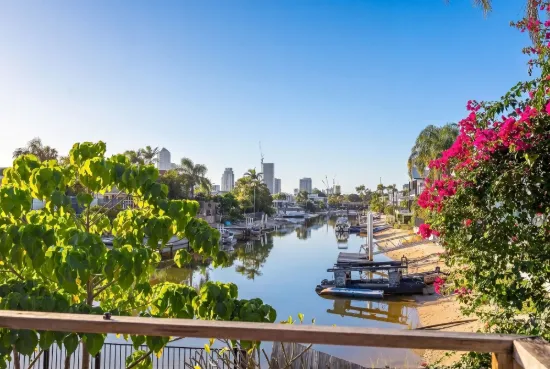 8 Pacific Boulevard, Broadbeach Waters QLD 4218-Image