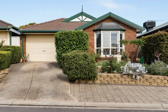 8 Padthaway Court, Woodcroft, SA 5162