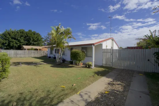 8 Paradise Avenue, Thabeban, Qld 4670