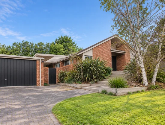 8 Peachwood Place, Croydon Hills, Vic 3136