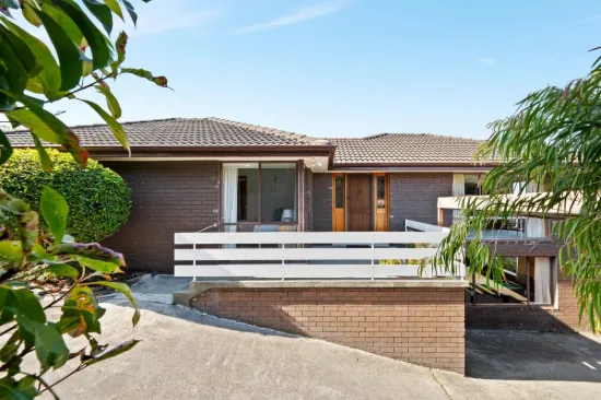 8 Pearl Place, Blackmans Bay, Tas 7052