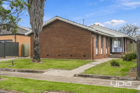 8 Pearson Crescent, Coolaroo, Vic 3048