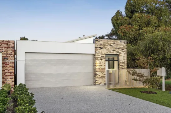 8 Pendine Street, Carine, WA 6020