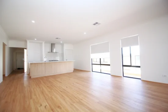 8 Perdita Blvd, Anketell, WA 6167