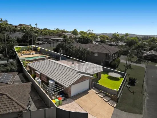 8 PERTH SQUARE, Highland Park, Qld 4211