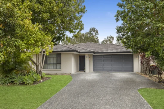 8 Pine Place, Upper Kedron, Qld 4055