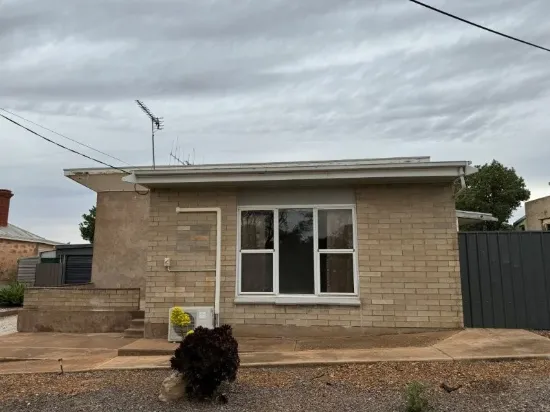 8 Pine Street, Peterborough, SA 5422