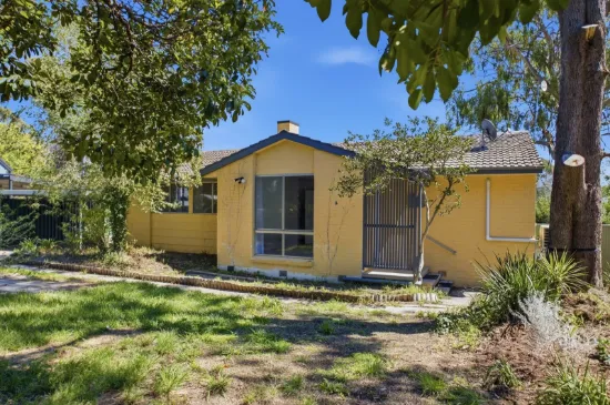 8 Potts Place, Farrer, ACT 2607