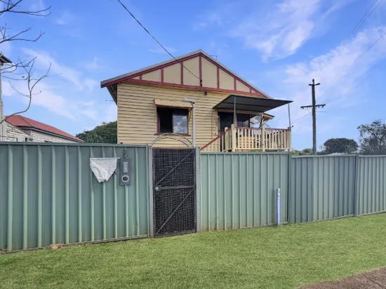 8 Randall Street, Childers, Qld 4660