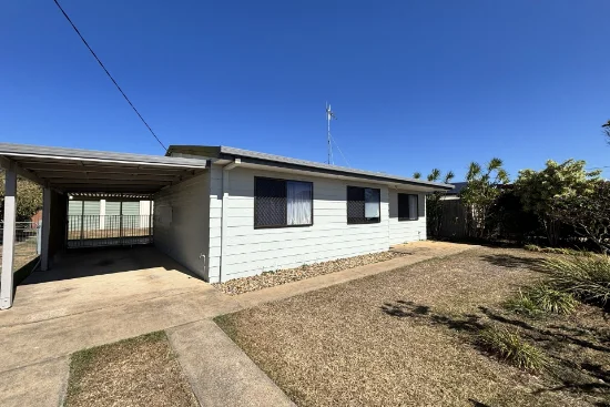 8 Robertson Street, Kepnock, Qld 4670