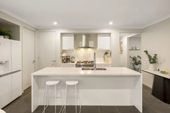 8 Ruchi Place, Wynnum West, Qld 4178-Image