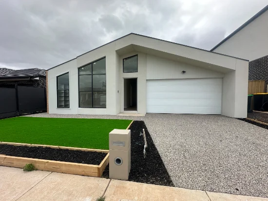 8 Rufous Way, Deanside, Vic 3336