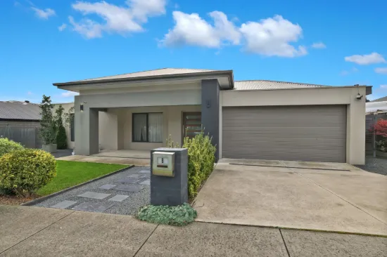 8 Scarborough Crescent, Morwell, Vic 3840