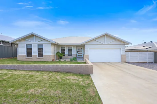 8 Sea Eagle Avenue, Moore Creek, NSW 2340