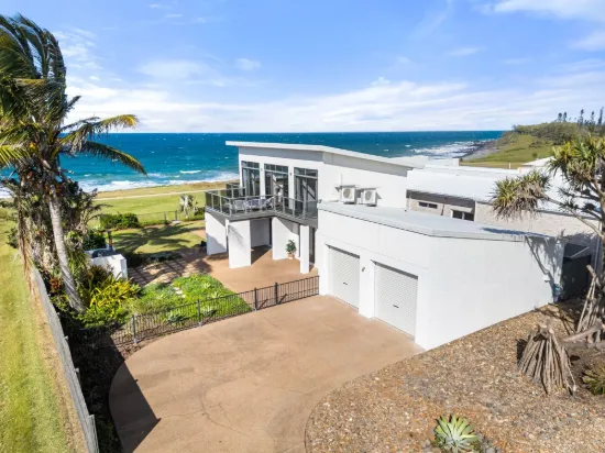 8 Sea Esplanade, Elliott Heads, Qld 4670