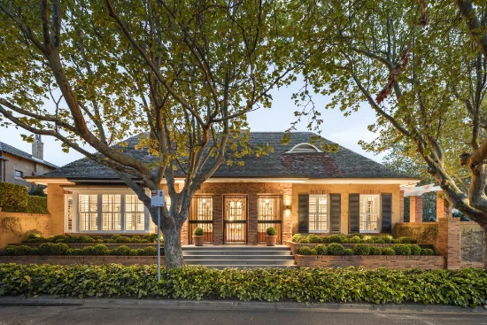 8 Seacombe Grove, Brighton, Vic 3186