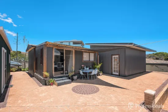 8 Seacrest Way, Drummond Cove, WA 6532