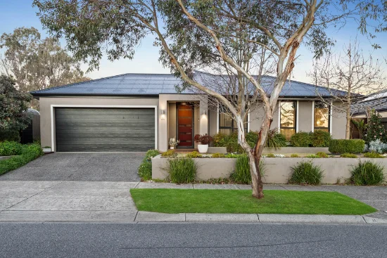 8 Serenity Drive, Langwarrin, Vic 3910