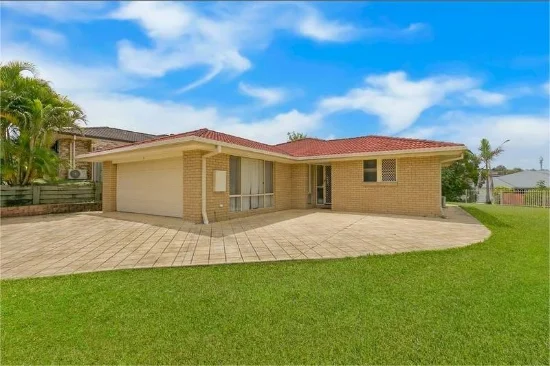 8 Sheffield Circuit, Pacific Pines QLD 4211-Image