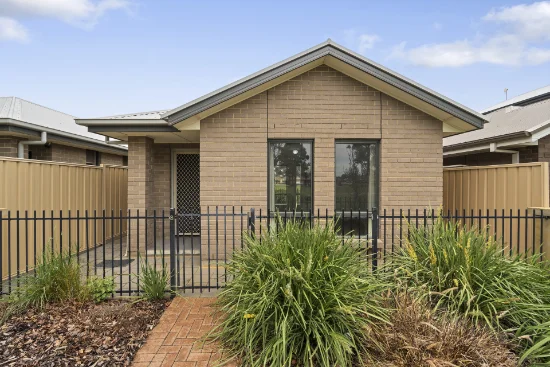 8 Silver Lane, Seaford Meadows, SA 5169