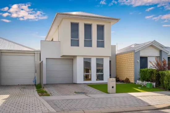 8 Silvergum Way, Piara Waters, WA 6112