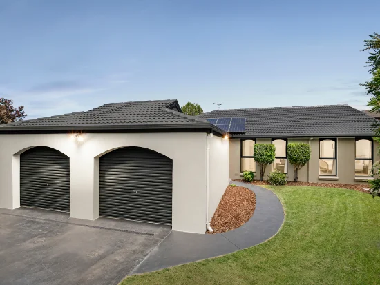 8 Smithfield Square, Wantirna, Vic 3152 - For Sale