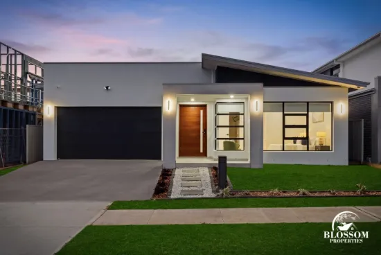 8 Smolda Street, Menangle Park, NSW 2563