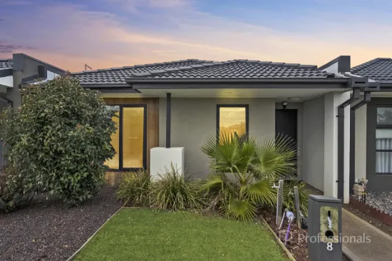 8 Spector Walk, Werribee, Vic 3030