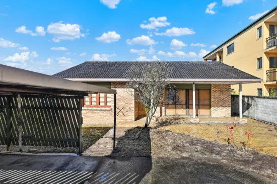 8 Spendelove Avenue, Southport, Qld 4215-Image