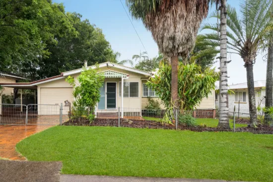 8 Spring Street, East Ipswich, Qld 4305